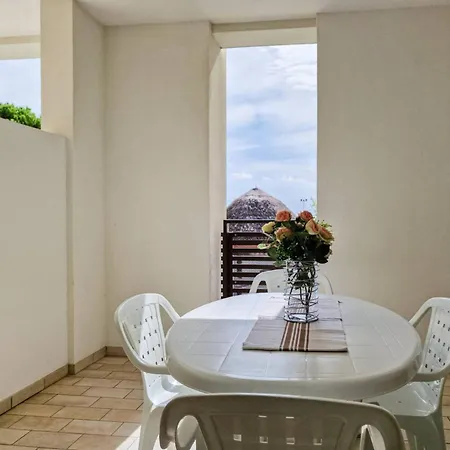 Seaside Escape For Perfect Vacations In Apartman *