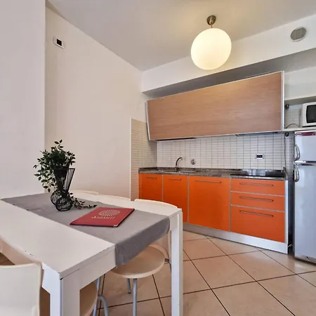 Seaside Escape For Perfect Vacations In Apartman