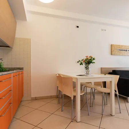Seaside Escape For Perfect Vacations In Apartman